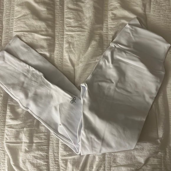 alo yoga high waist airbrush legging in white — NEVER WORN! - Picture 1 of 2
